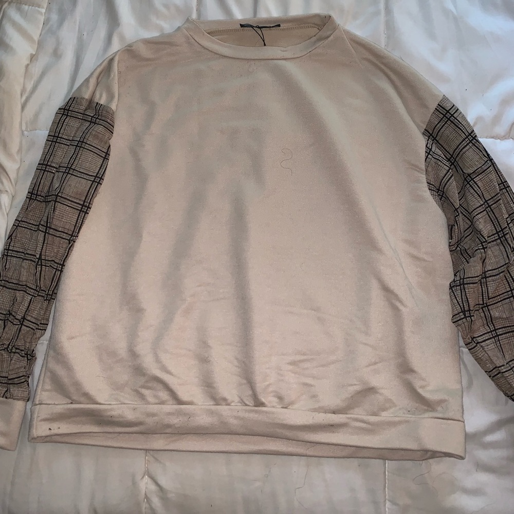 Pretty Little Thing Plaid Sleeve Sweatshirt